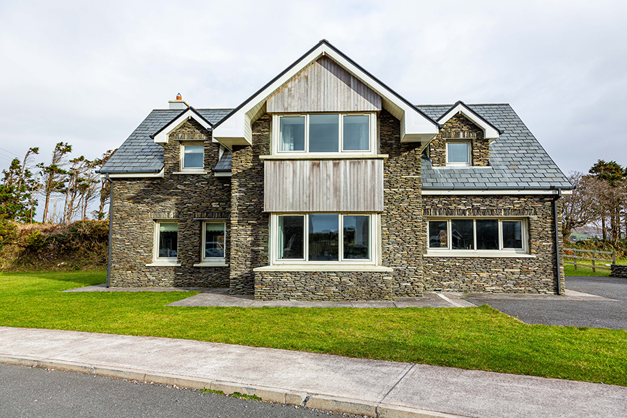 The Cloisters Holiday Home Waterville - Exterior Front